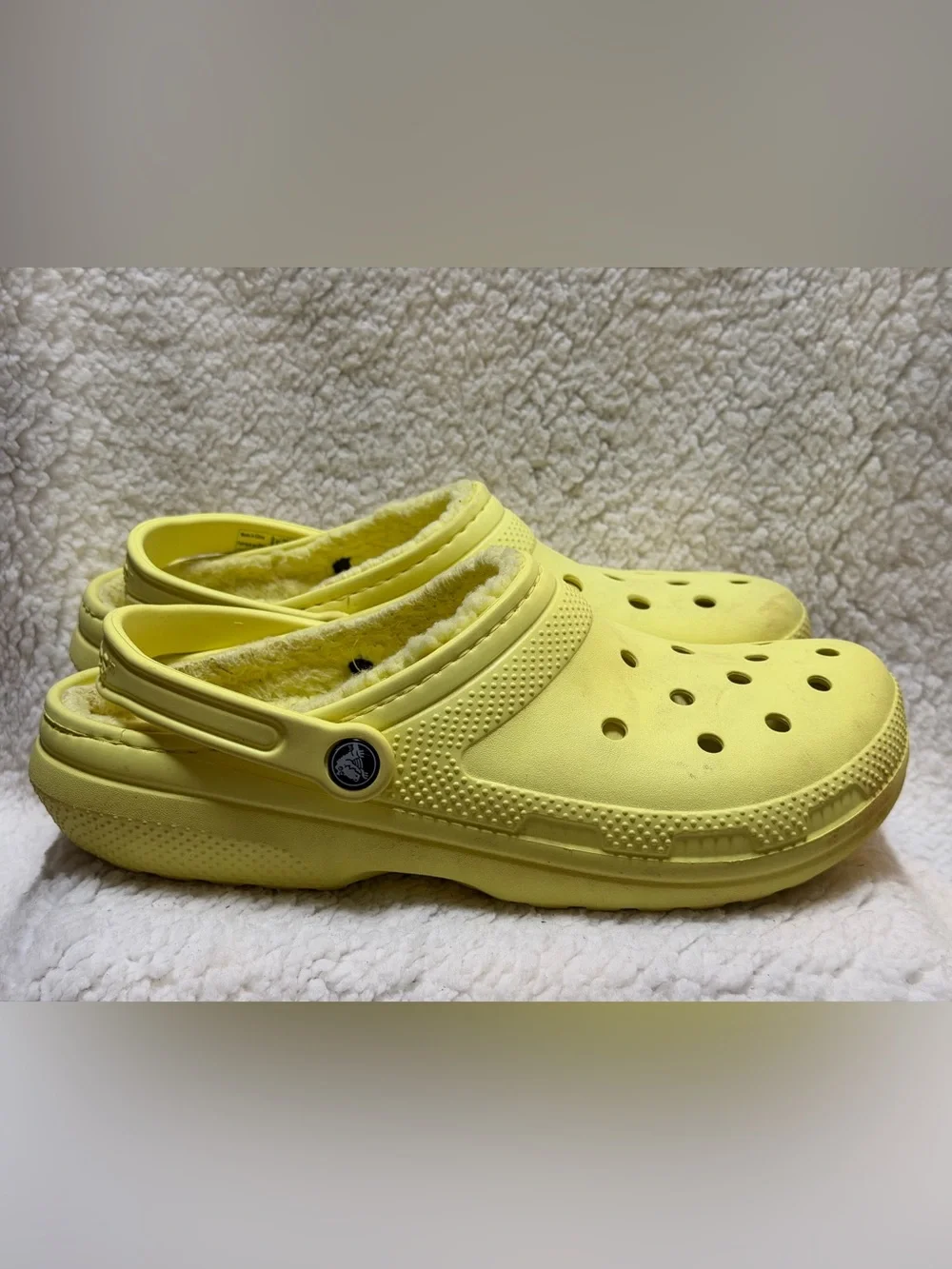 Mens Crocs Comfort Bright Yellow Faux Fur Lined Clogs Size 10 Women’s 12